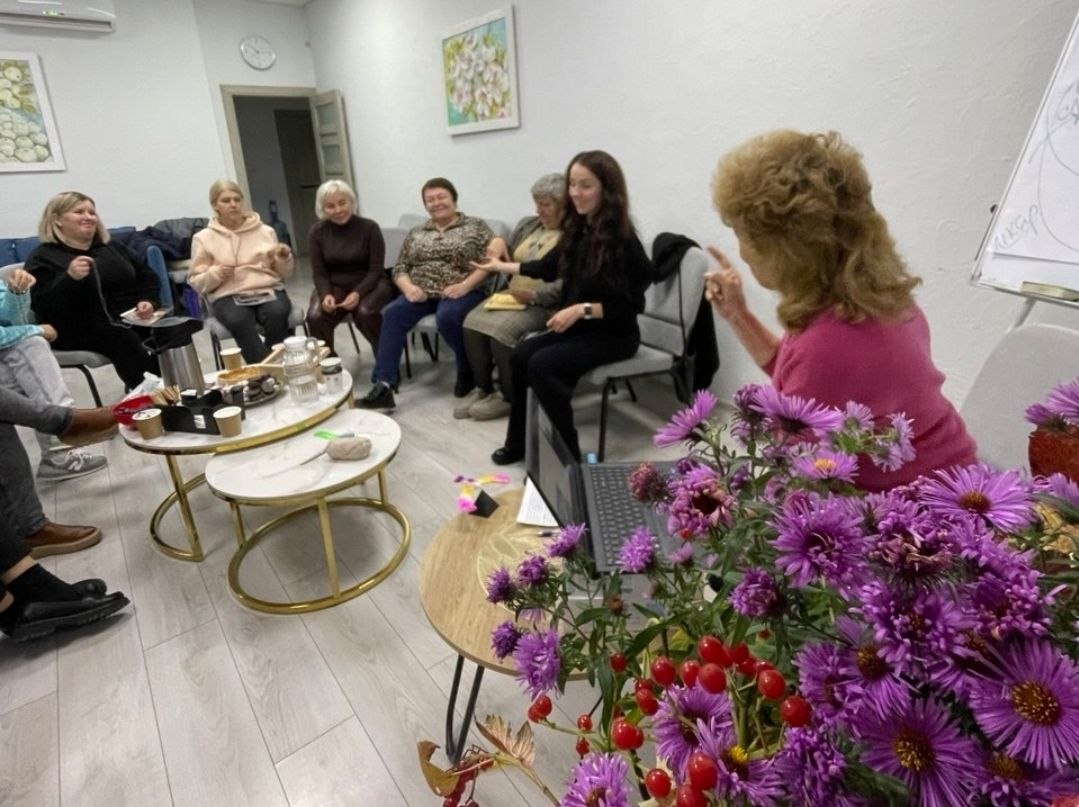 Група підтримки в колі спілкування центру «Долоні зцілення»